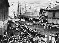 US troops come ashore